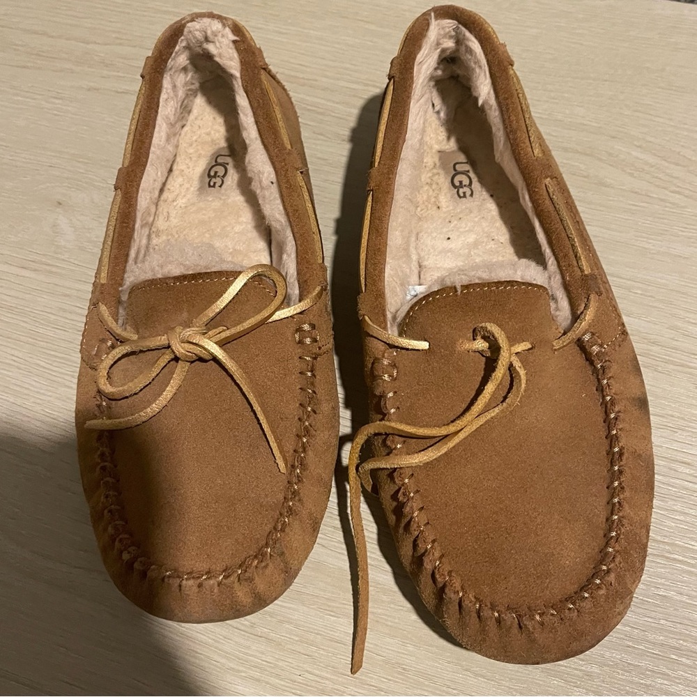 UGG Olsen slippers size 9 brown fur shearling